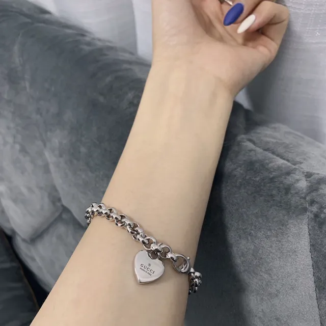 Gucci Heart Charm Chunky Chain Bracelet 3