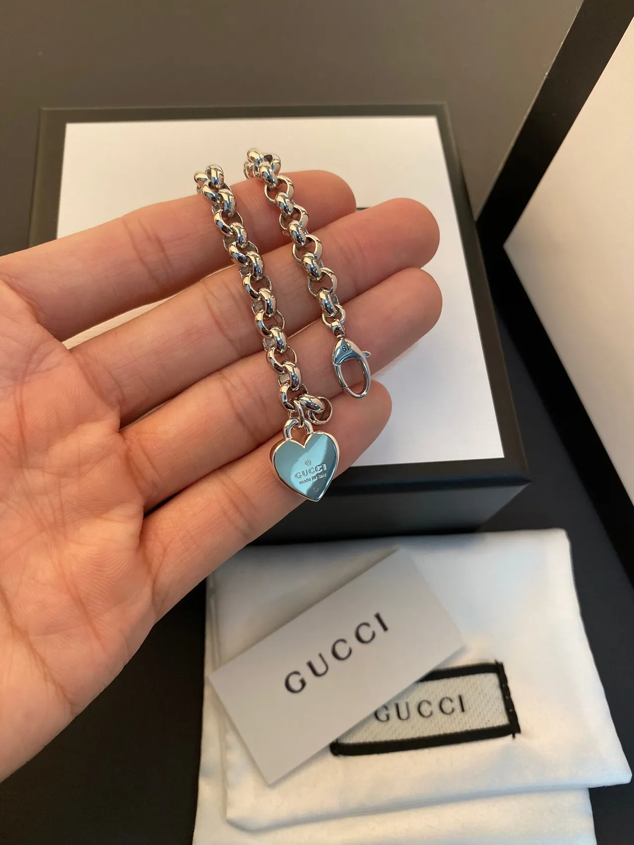 Gucci Heart Charm Chunky Chain Bracelet 8