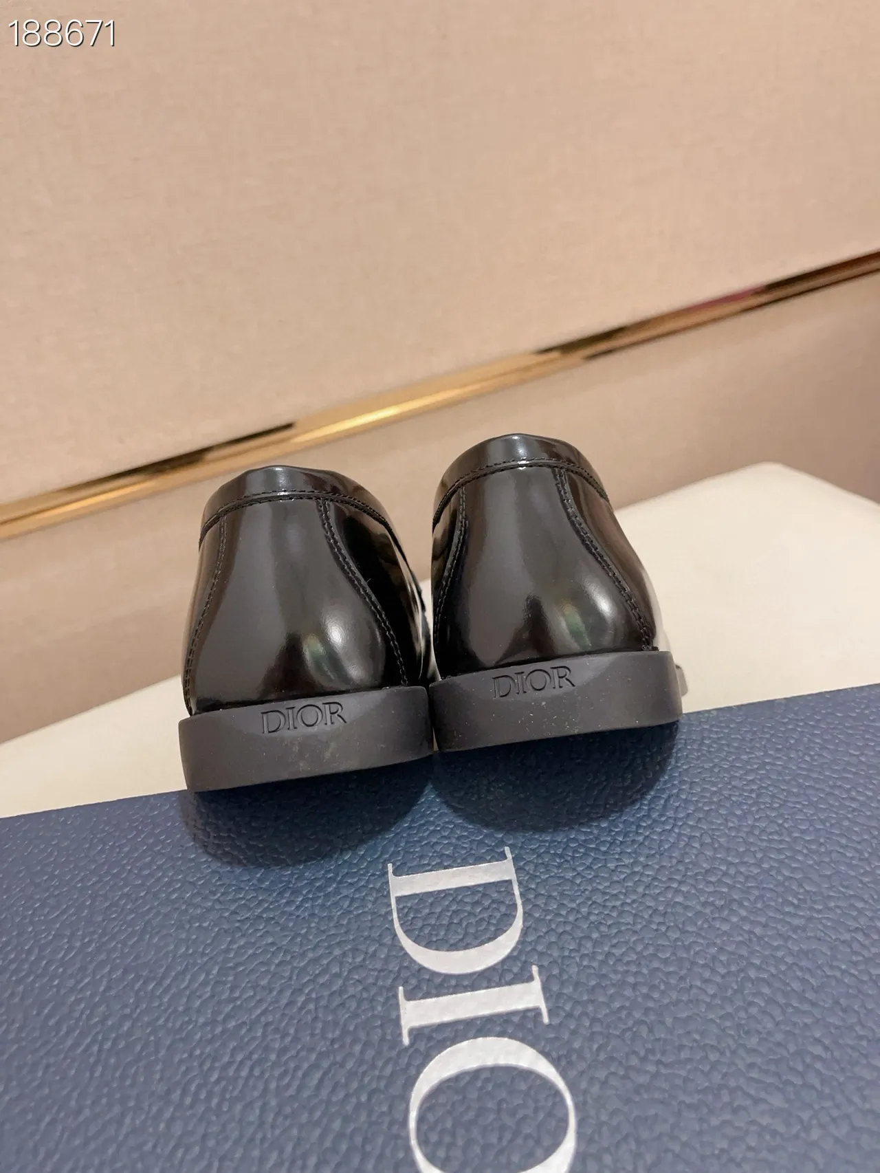 Gucci Horsebit 1955 Loafer en cuir verni noir brillant avec boucle 2