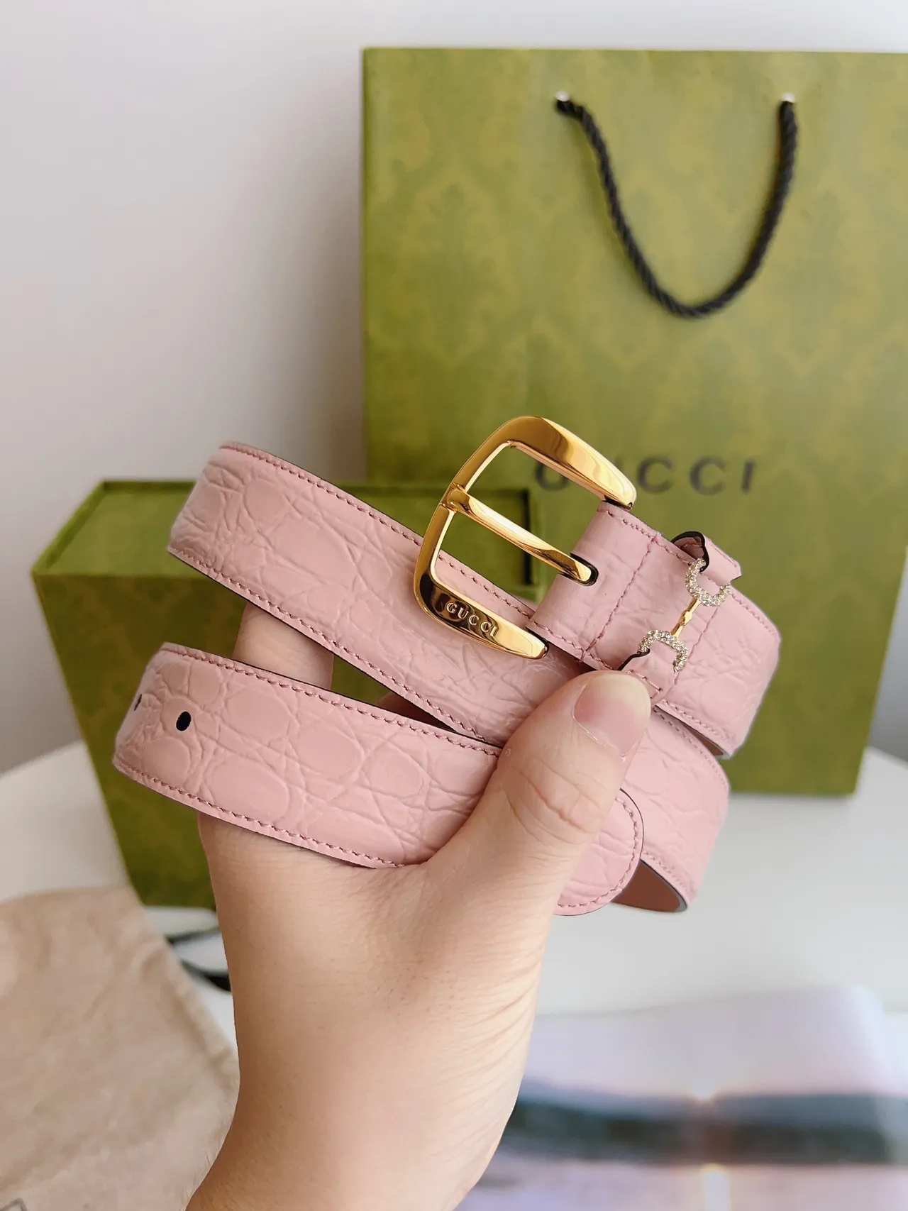 Gucci Horsebit 1955 حزام جلد مقرمش وردي 2