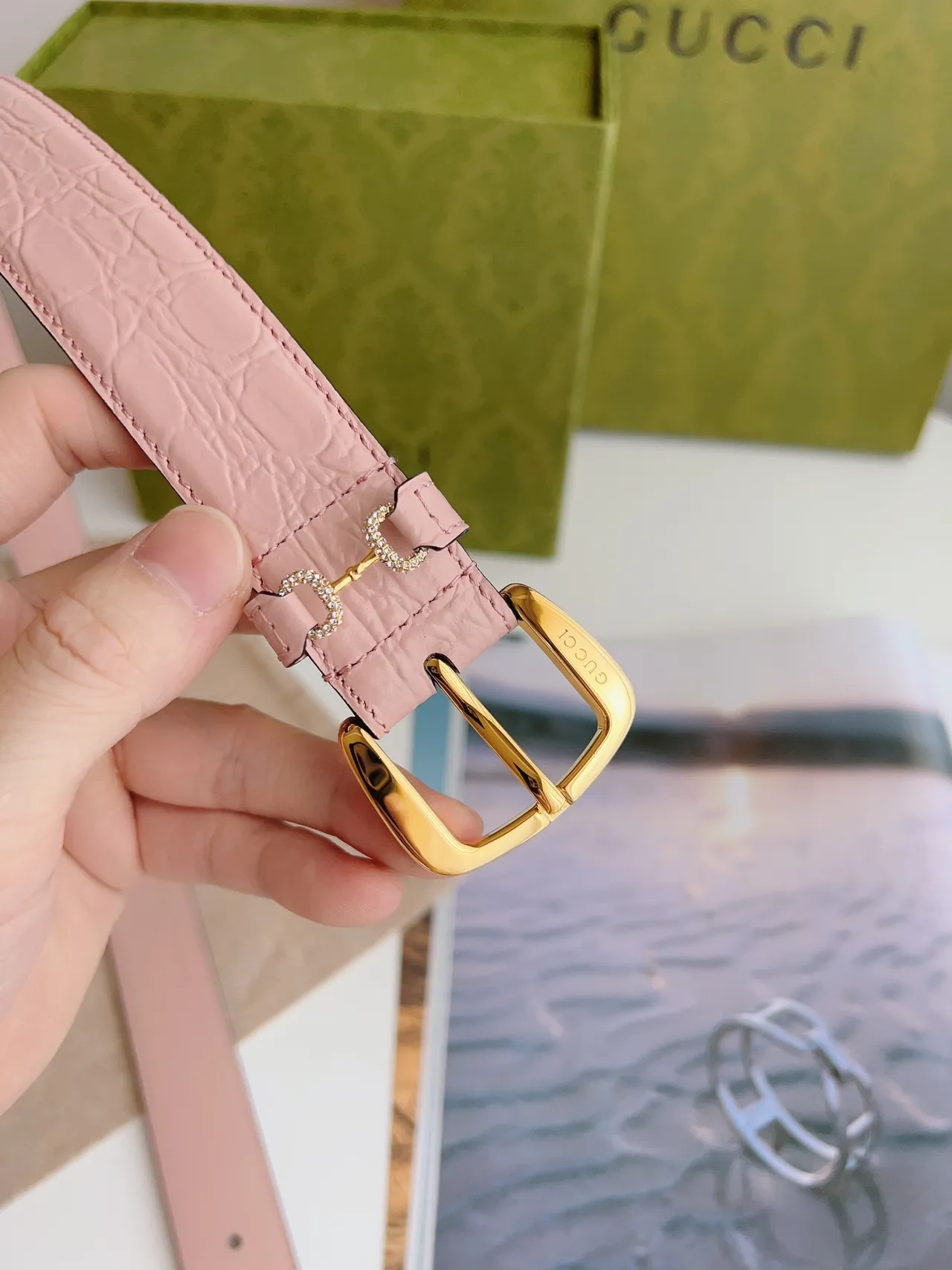 Gucci Horsebit 1955 حزام جلد مقرمش وردي 4