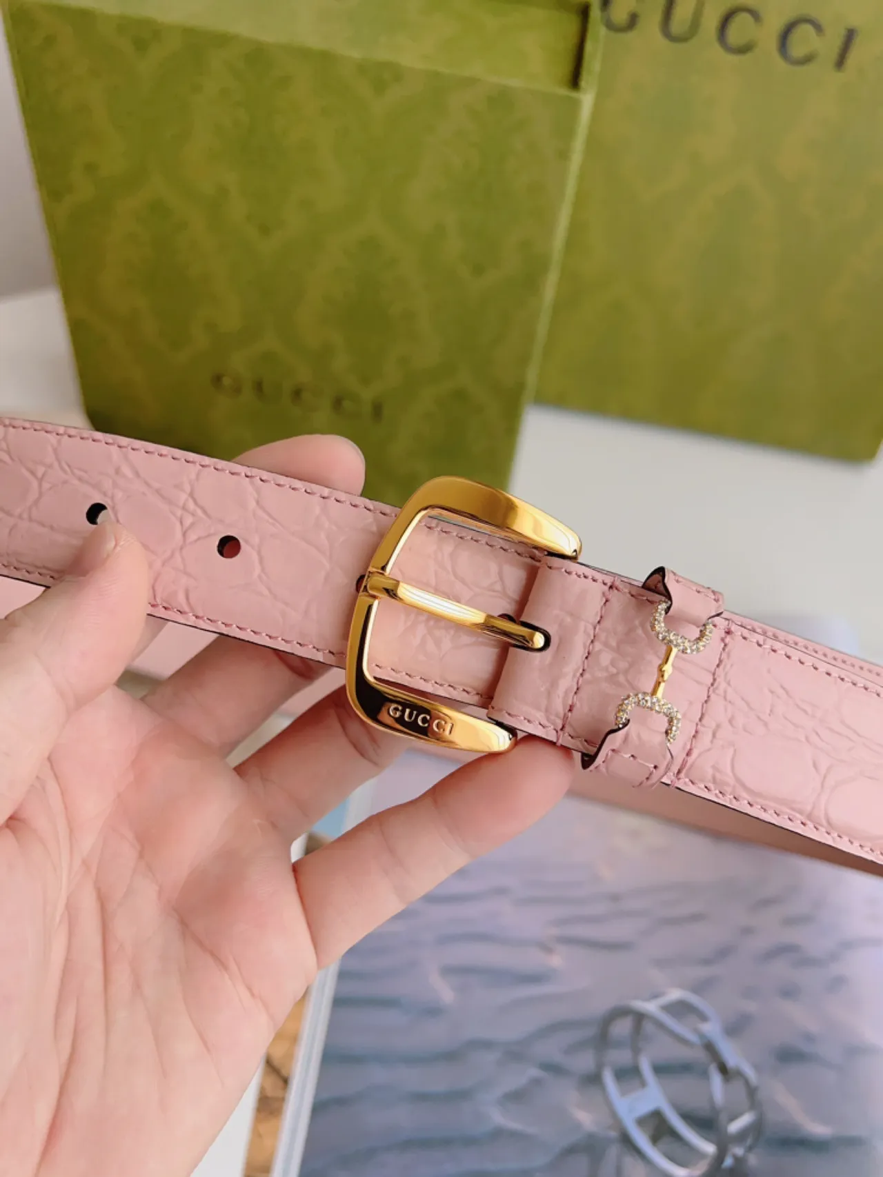 Gucci Horsebit 1955 حزام جلد مقرمش وردي 7