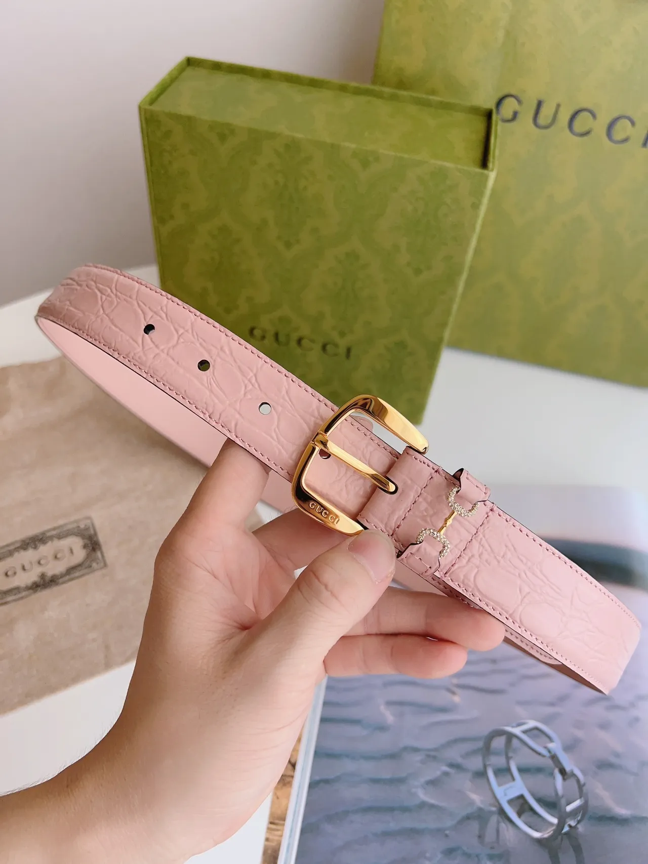 Gucci Horsebit 1955 حزام جلد مقرمش وردي 8