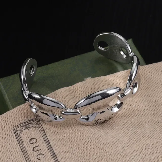 Gucci Horsebit 1955 Polished Silver-Tone Interlocking Oval Link Bracelet 2