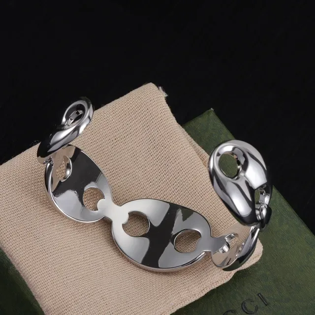 Gucci Horsebit 1955 Polished Silver-Tone Interlocking Oval Link Bracelet 4