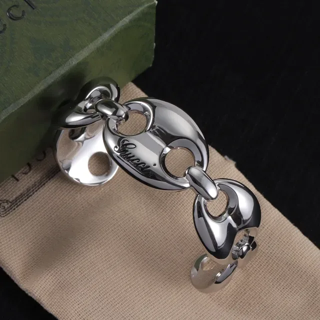 Gucci Horsebit 1955 Polished Silver-Tone Interlocking Oval Link Bracelet 7