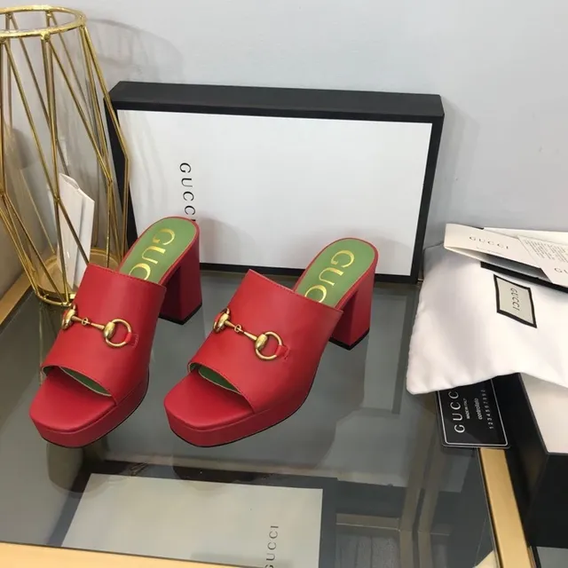 Gucci Horsebit 1955 Cuir rouge Horsebit doré Semelle intérieure vert Pantoufles 2