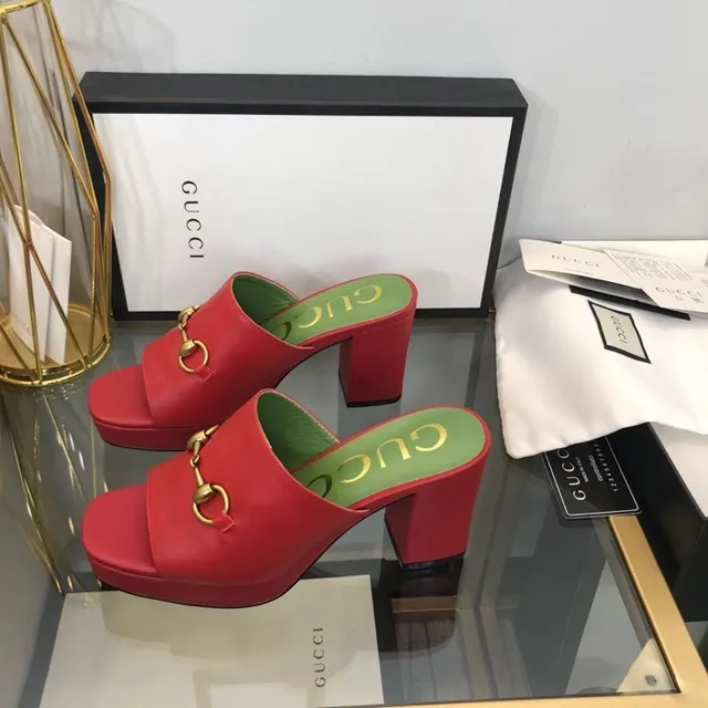 Gucci Horsebit 1955 Cuir rouge Horsebit doré Semelle intérieure vert Pantoufles 3