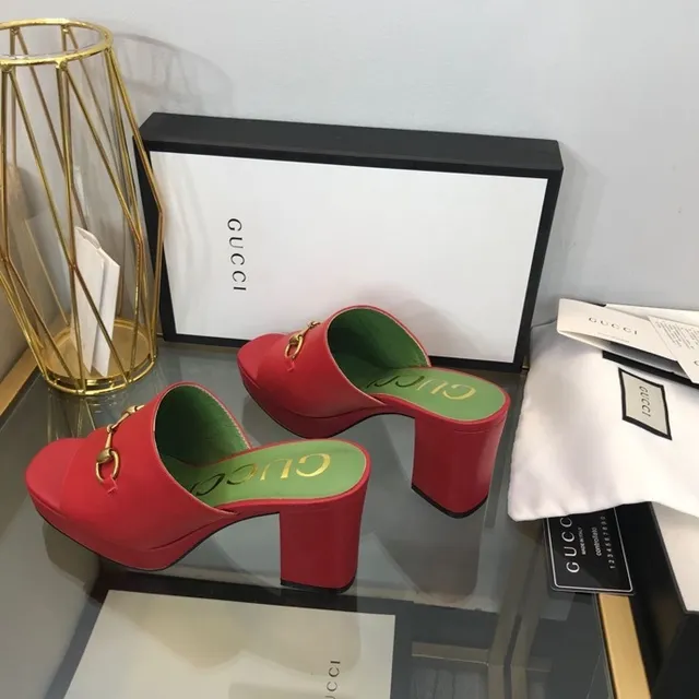 Gucci Horsebit 1955 Cuir rouge Horsebit doré Semelle intérieure vert Pantoufles 6