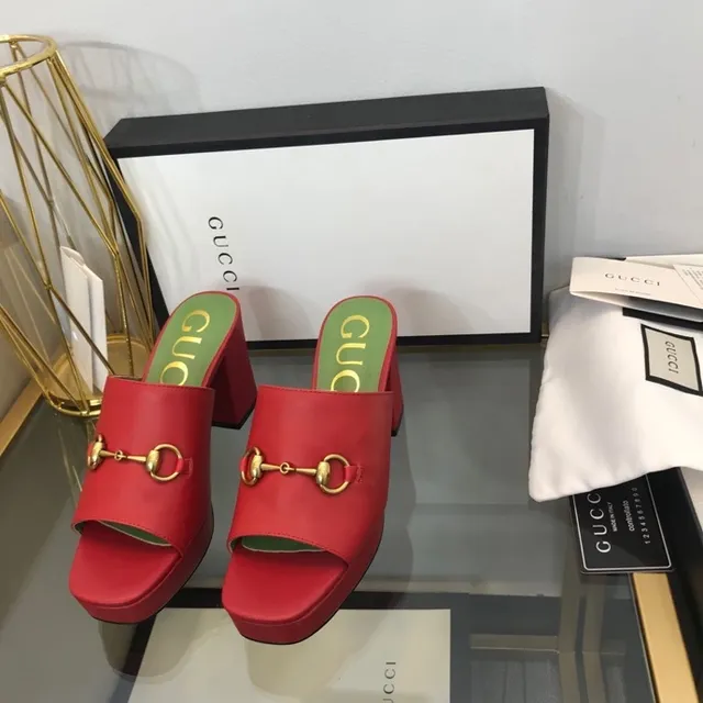 Gucci Horsebit 1955 Cuir rouge Horsebit doré Semelle intérieure vert Pantoufles 8