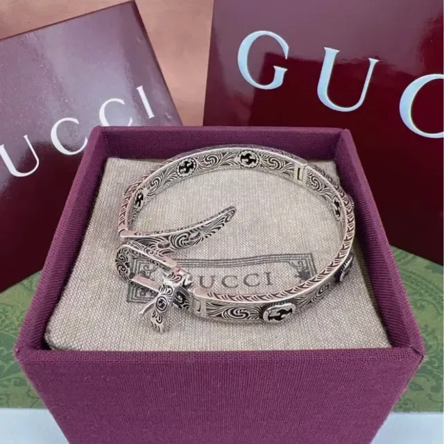 Gucci Horsebit 1955 Silver Gold Ornate Engraved Scrollwork Western-Style Buckle Closure Bracelet 4