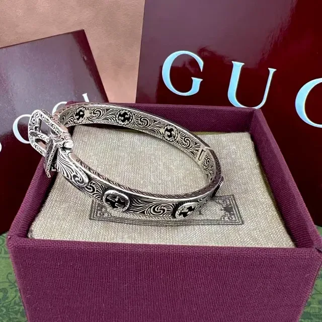 Gucci Horsebit 1955 Silver Gold Ornate Engraved Scrollwork Western-Style Buckle Closure Bracelet 5