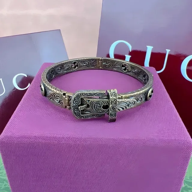 Gucci Horsebit 1955 Silver Gold Ornate Engraved Scrollwork Western-Style Buckle Closure Bracelet 8