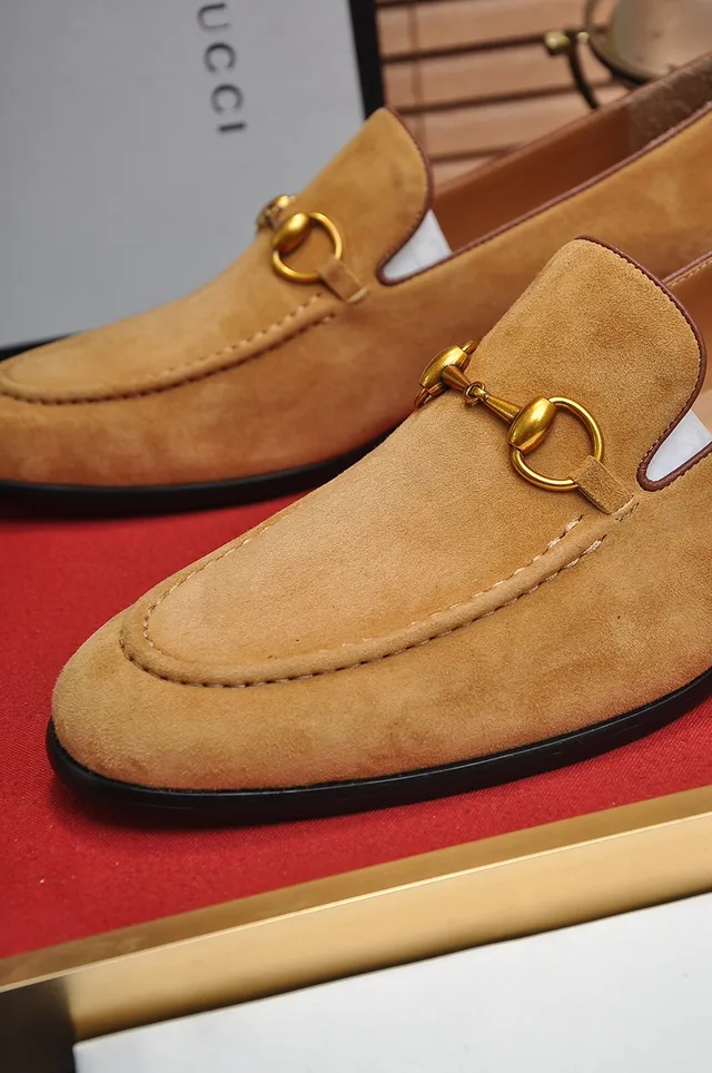 Gucci Horsebit 1955 Mocassins en daim couleur tan 2