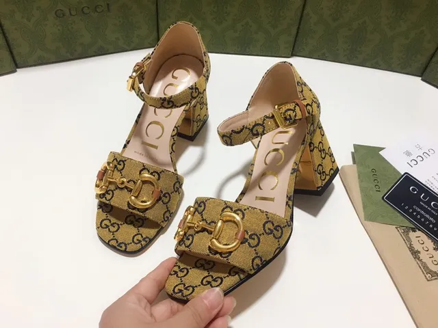 Gucci Horsebit 1955 Sandales Gladiator Jaunes GG Monogram 6
