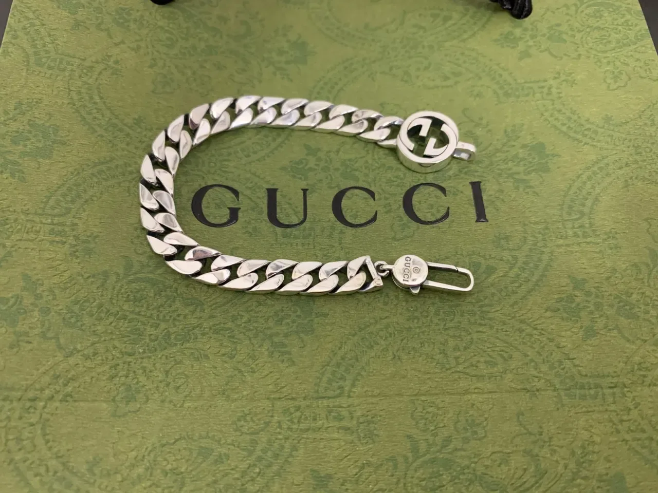 Gucci Interlocking G Curb-Link Silver Bracelet 2
