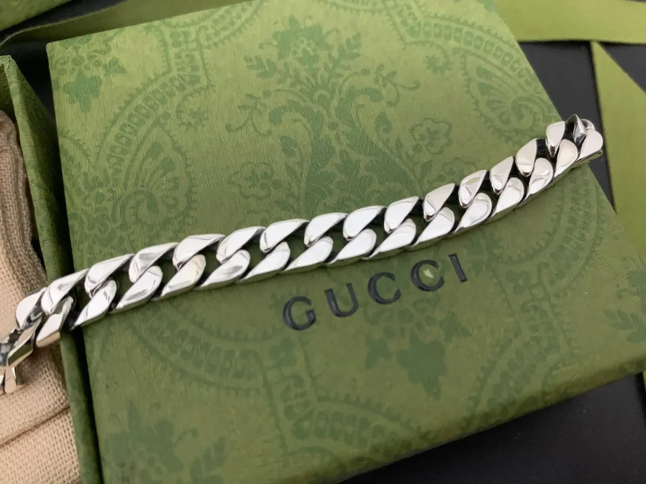 Gucci Interlocking G Curb-Link Silver Bracelet 5