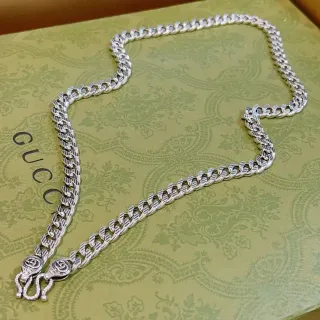 قلادة Gucci Interlocking G Curb-Link فضية