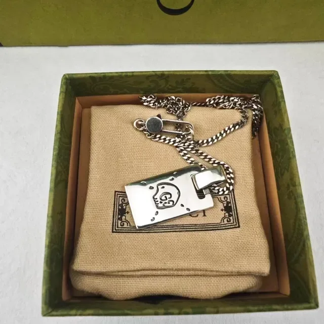Gucci Interlocking GG Rectangular Pendant Necklace 2