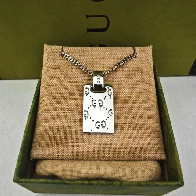 Gucci Interlocking GG Rectangular Pendant Necklace 6