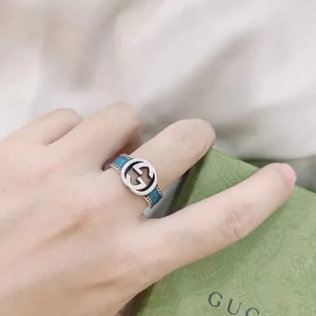 Gucci Interlocking GG Silver-Tone Ring 4