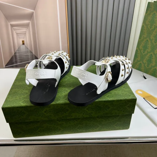 Gucci Medusa Stud সাদা সোনা বহু স্ট্র্যাপ গদেদার গ্ল্যাডিয়েটর স্যান্ডাল 5