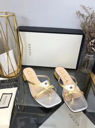 Gucci Sandales Métalliques Argent et Or Bout Carré à Bride Décontractées 5