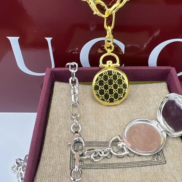 Gucci GG Monograma Colar Pendente de Relógio de Bolso Dourado 3