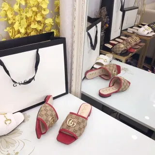 गूसी ओफिडिया बेज लाल Monogram Canvas Gold-Tone GG Hardware स्लिपर