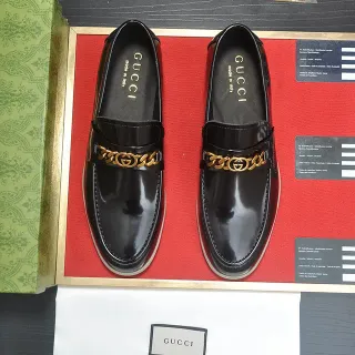 Gucci Ophidia 黑色漆皮金链乐福鞋