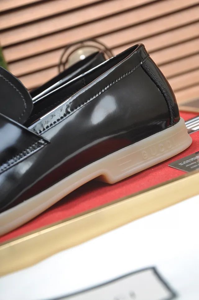 Gucci Ophidia Black Patent Leather Gold Chain Loafers 3