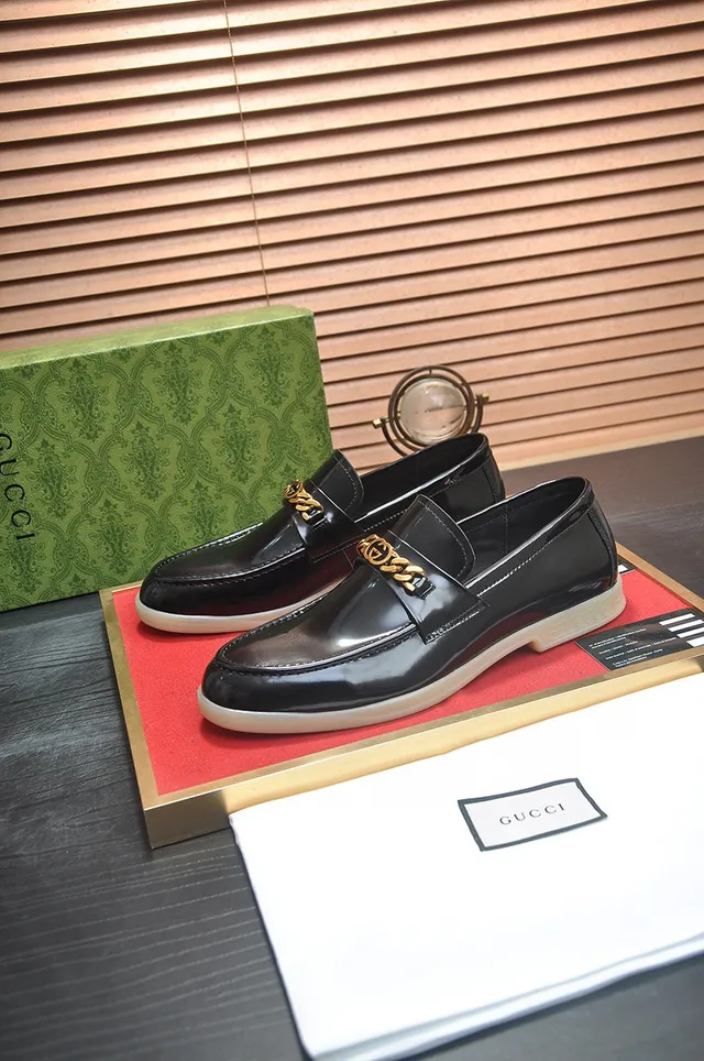 Gucci Ophidia Black Patent Leather Gold Chain Loafers 8