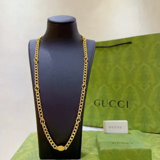 Gucci Ophidia قلادة كيرب لينك ذهبي أسود مع نمط interlocking G وروابط