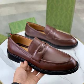 Gucci Penny Loafer 棕黑皮带光滑皮革Loafer
