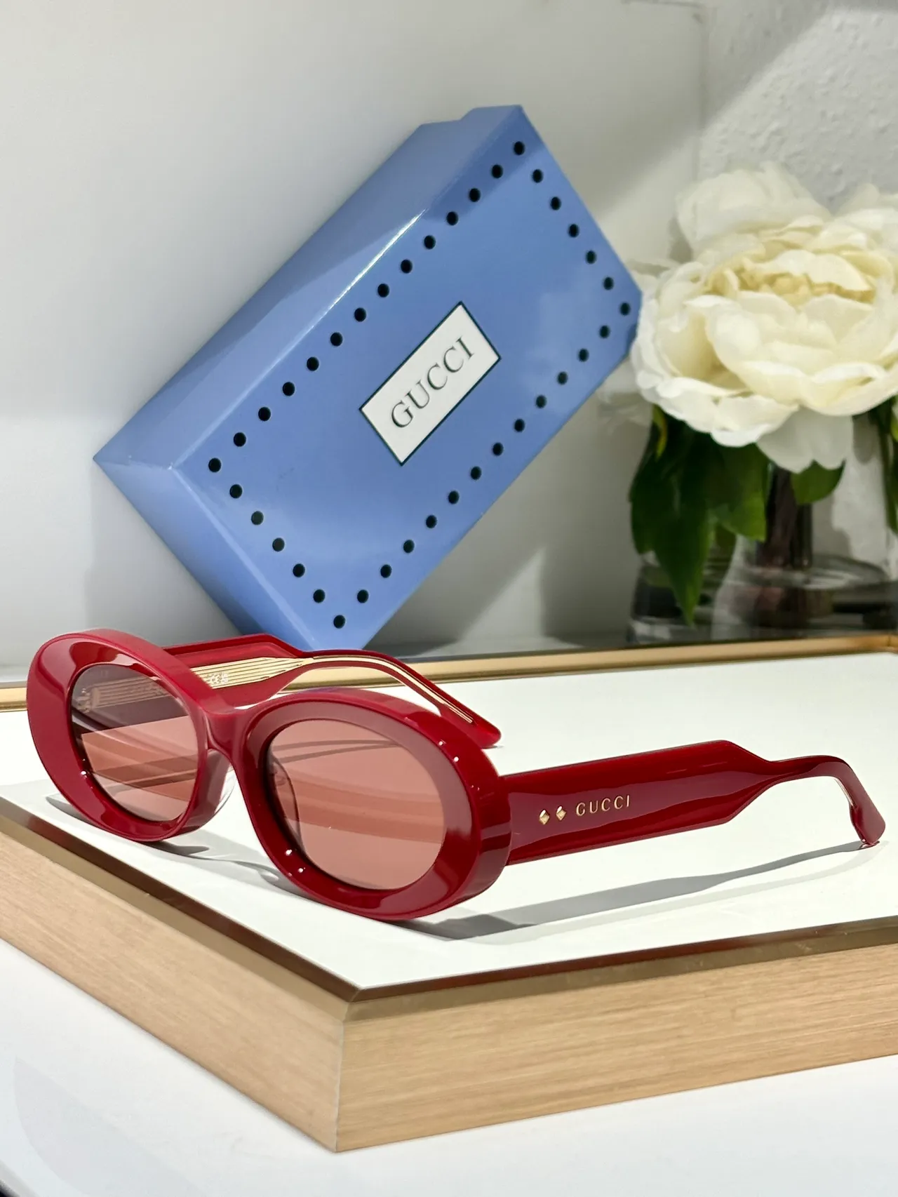Gucci Lunettes de soleil Cadre ovale en acétate rose marron Acent du pont doré 8