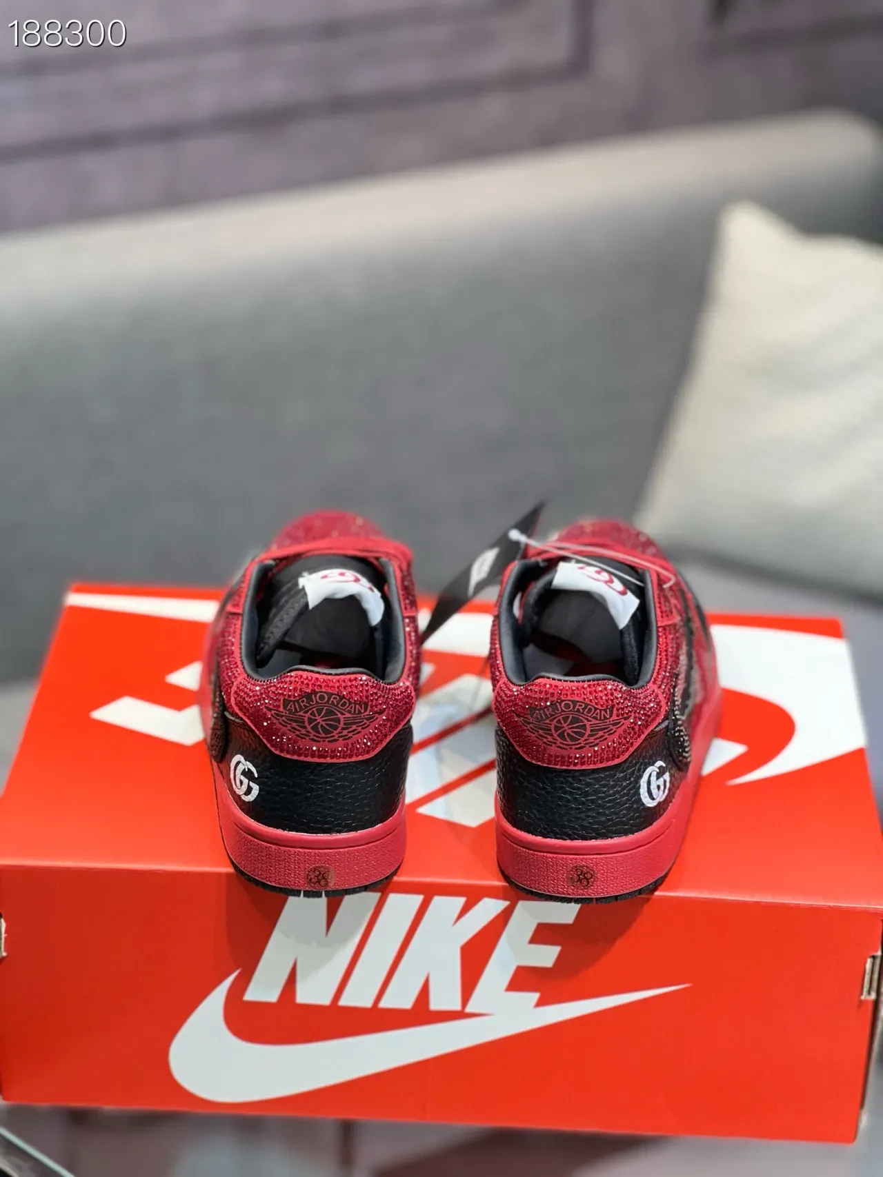 Gucci Red Black Crystal-Embellished Low-Top Lifestyle Sneakers 2
