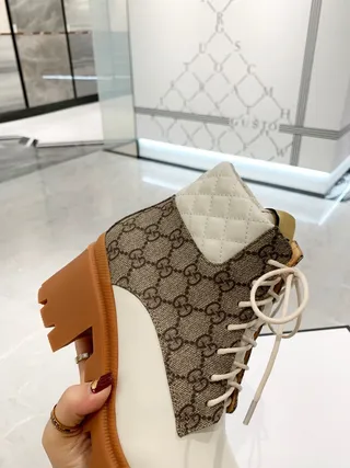 Gucci Rhyton GG Monogram بوت كعب كاحل مبطنة 6
