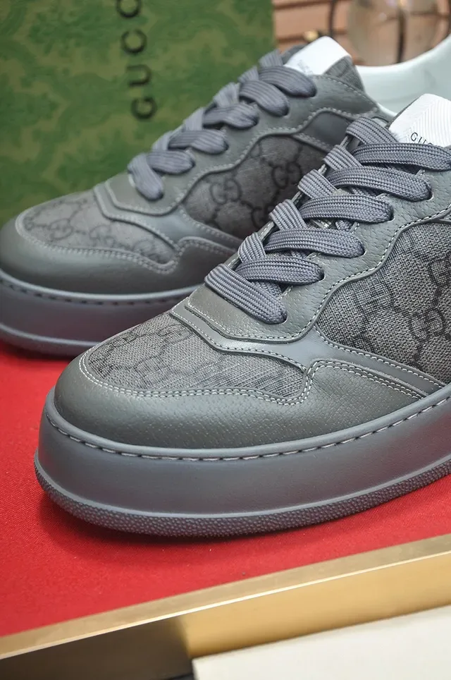 Gucci Rhyton Gris GG Monogram Sneakers Lifestyle 2