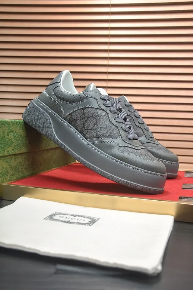 Gucci Rhyton Gris GG Monogram Sneakers Lifestyle 4