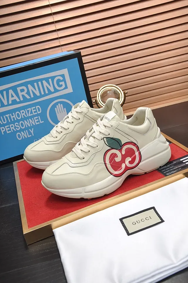 Gucci Screener Apple Motif Cream Lifestyle Sneakers 4