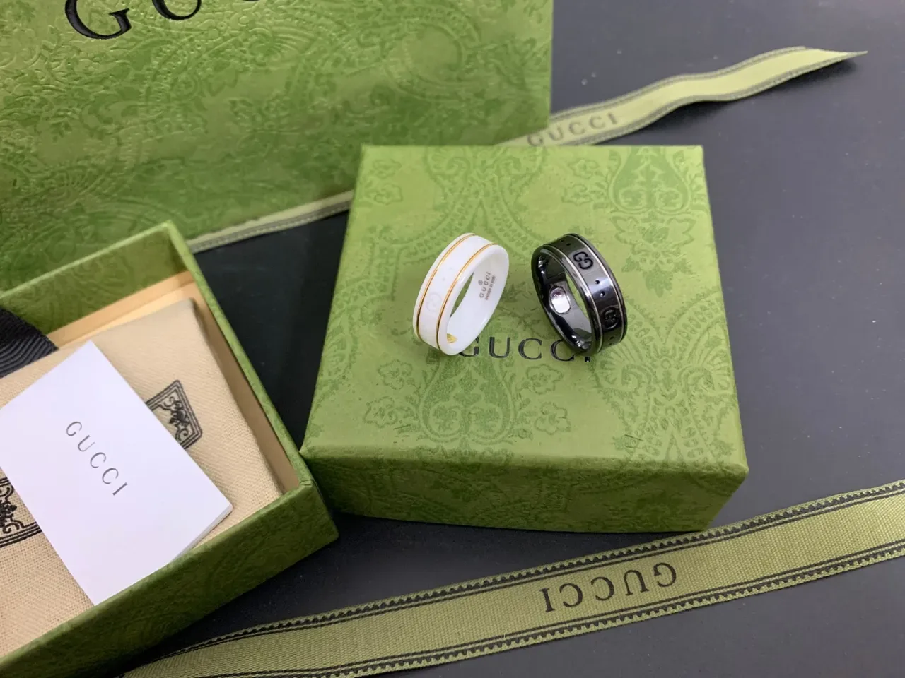 Gucci Screener Black Green Ceramic-Style Band Interlocking G Motif Ring 7