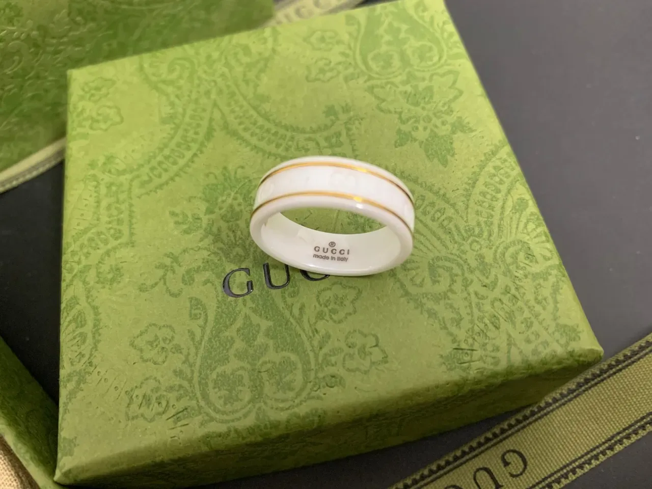 Gucci Screener Black Green Ceramic-Style Band Interlocking G Motif Ring 8
