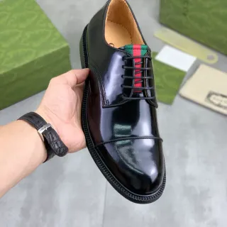Gucci Screener Black Patent Web-Trimmed Oxford Shoes