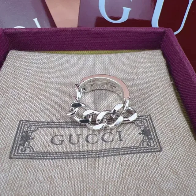 Gucci Screener Chain-Link Enamel Logo Ring 4