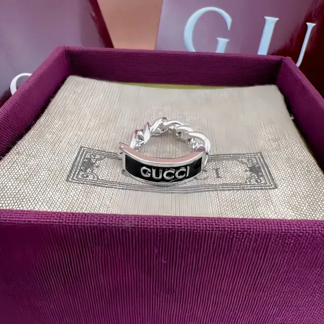 Gucci Screener Chain-Link Enamel Logo Ring 6