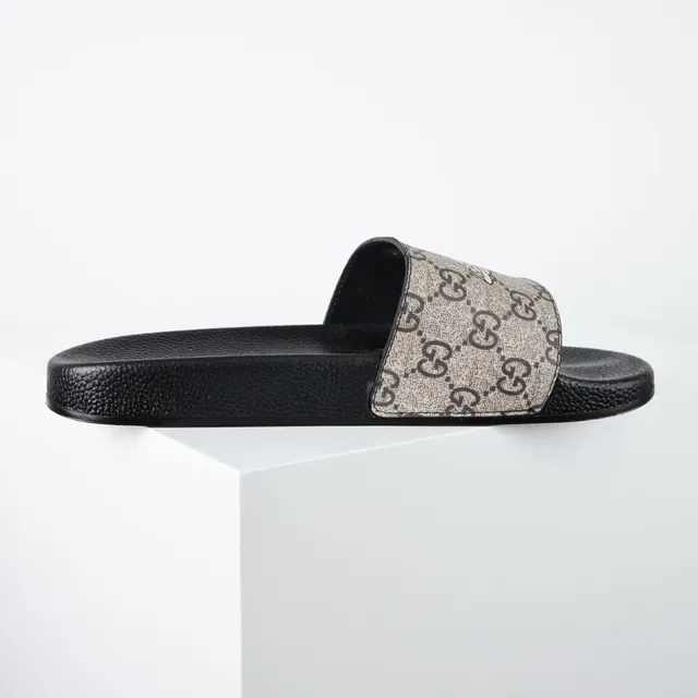 Gucci Screener GG Canvas Bee Motif pantoufles 7