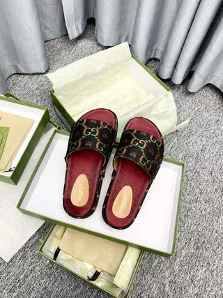 Gucci Screener GG Supreme Black Red Green Platform Slippers 2