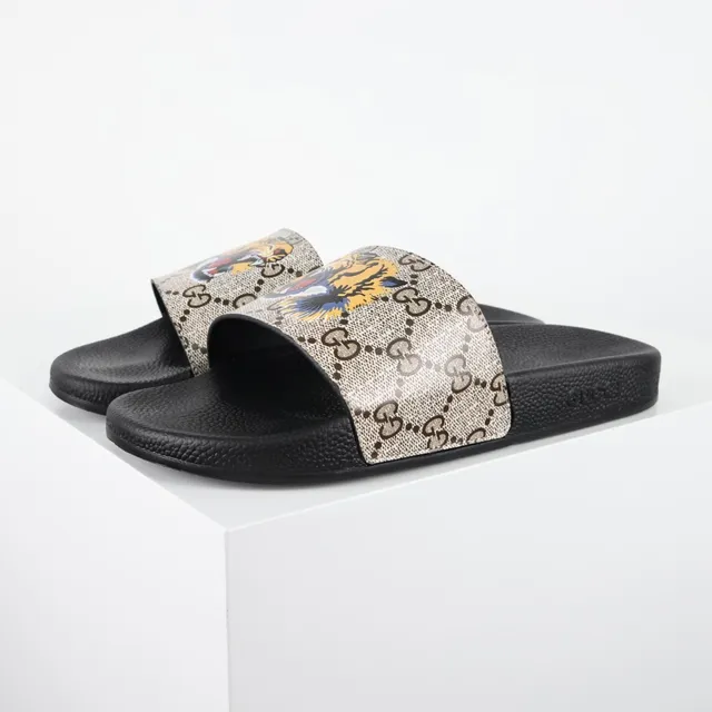Gucci Screener GG Supreme Tiger Print Slippers 2