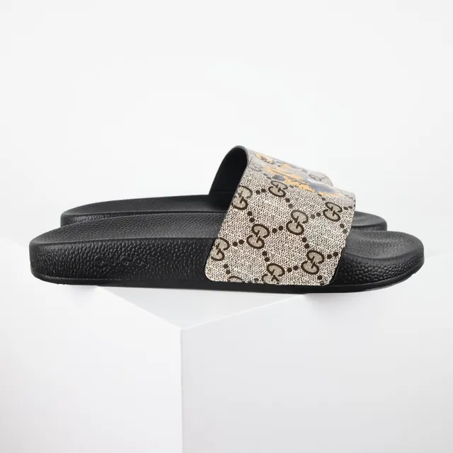 Gucci Screener GG Supreme Tiger Print Slippers 3