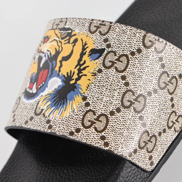 Gucci Screener GG Supreme Tiger Print Slippers 6